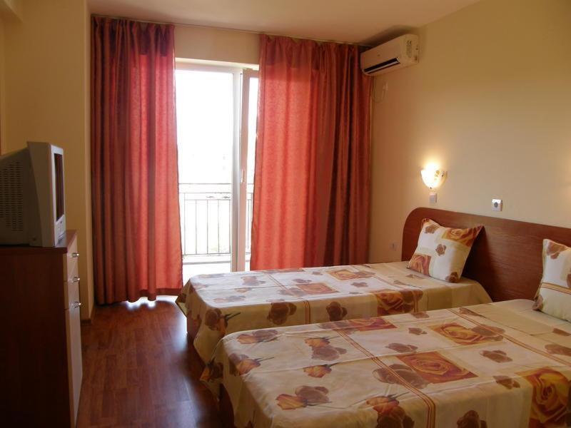 Family Hotel Dayana Beach Sinemoretz Exterior photo